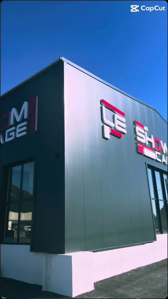 Vidéo : Enseigne lumineuse Le Showroom Carrelage à La Farlède (Var) – lettres boîtier de jour et de nuit